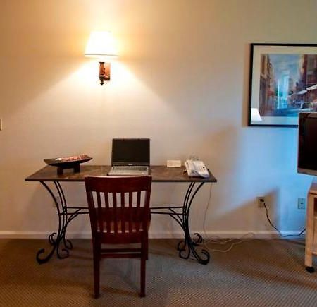 The Inn At Tallgrass Wichita Extérieur photo